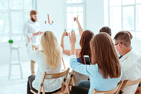 speaker-business-meeting-conference-hall